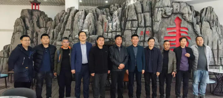 ��Ϋ����ί��֯ר����� ����ְҵ���������ںϸ�������չ