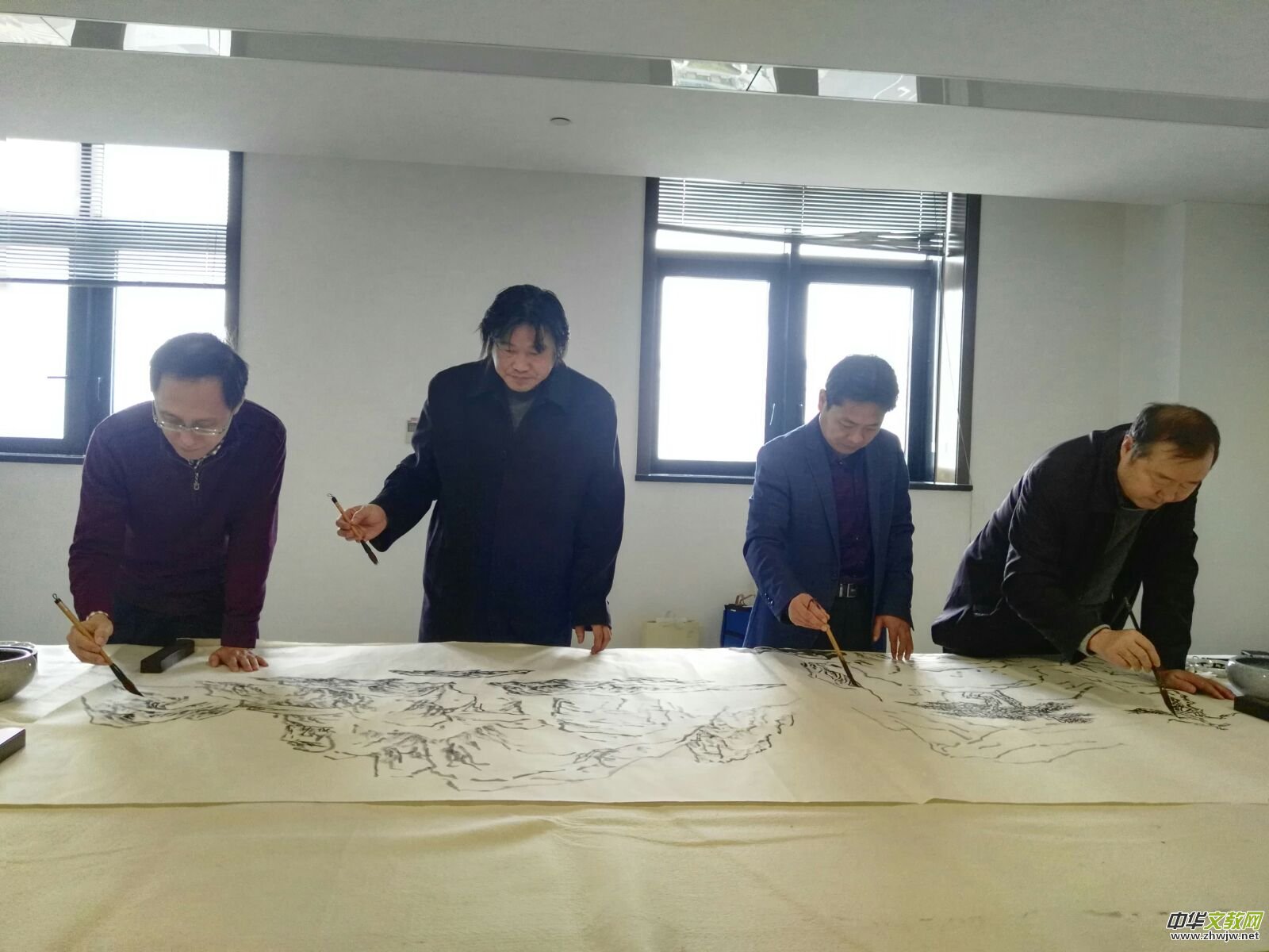 画家靳军与恩师陈培伦携手笔会 画家靳军与恩师陈培伦携手笔会