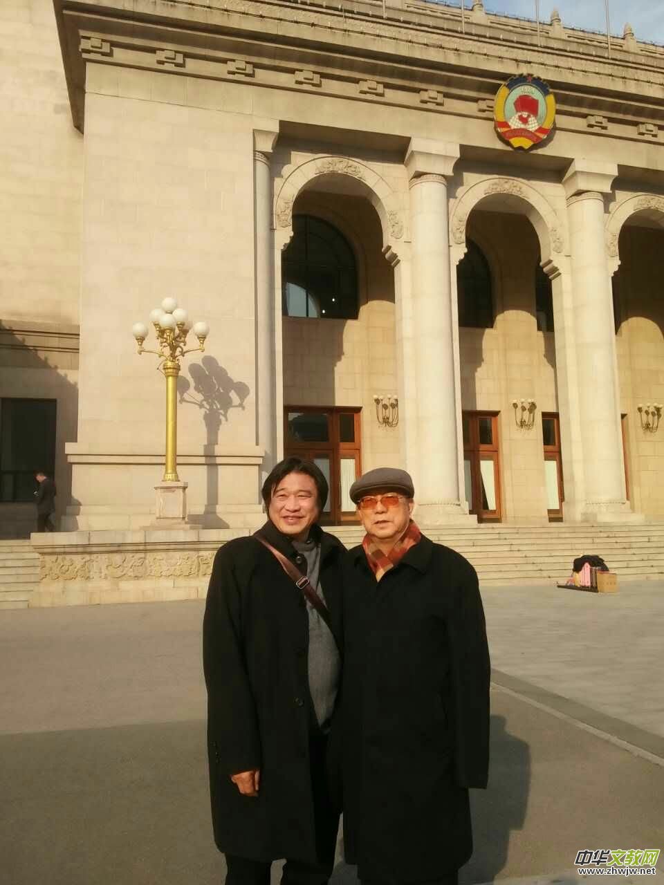 画家靳军与恩师陈培伦携手笔会 画家靳军与恩师陈培伦携手笔会