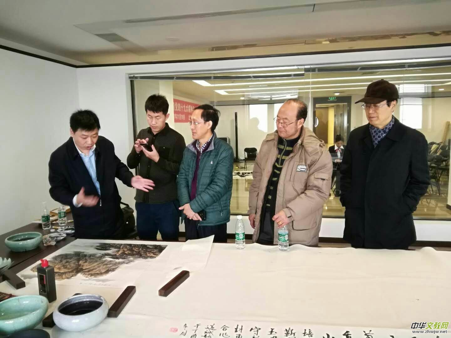 画家靳军与恩师陈培伦携手笔会 画家靳军与恩师陈培伦携手笔会