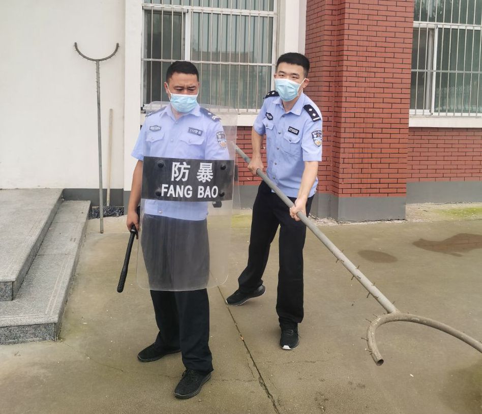 山东阳信县流坡坞学区召开校园安全培训会，加强学生和老师的人身安全