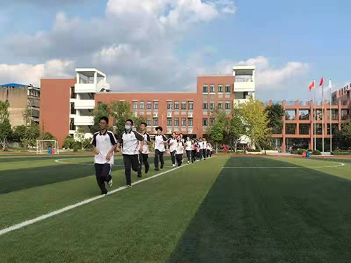 湖北省京山市实验中学精心打造丰富多彩的体育艺术兴趣班活动