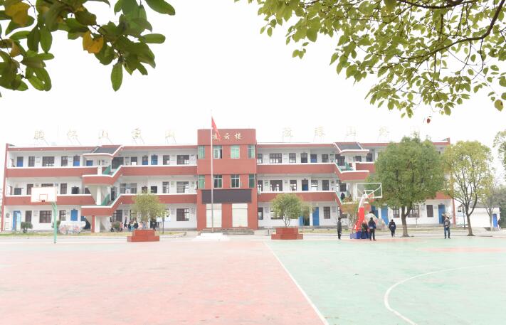 创建特色德育教育 构建美丽和谐校园 创建特色德育教育 构建美丽和谐校园