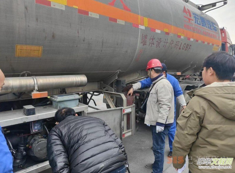 中石化安阳公司组织成品油运输车辆检查