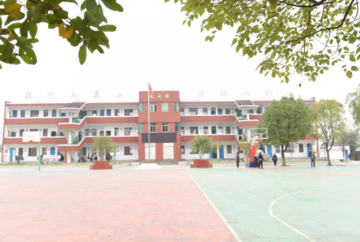 创建平安校园 提高教学质量 创建平安校园 提高教学质量