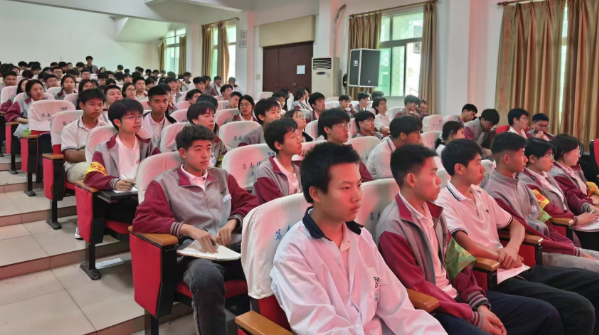 迎考试,心助力——旧口高中举办考前心理辅导讲座 迎考试,心助力——旧口高中举办考前心理辅导讲座