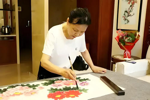 纪念抗战胜利80周年:韩三平国画艺术绽放光辉岁月 纪念抗战胜利80周年:韩三平国画艺术绽放光辉岁月