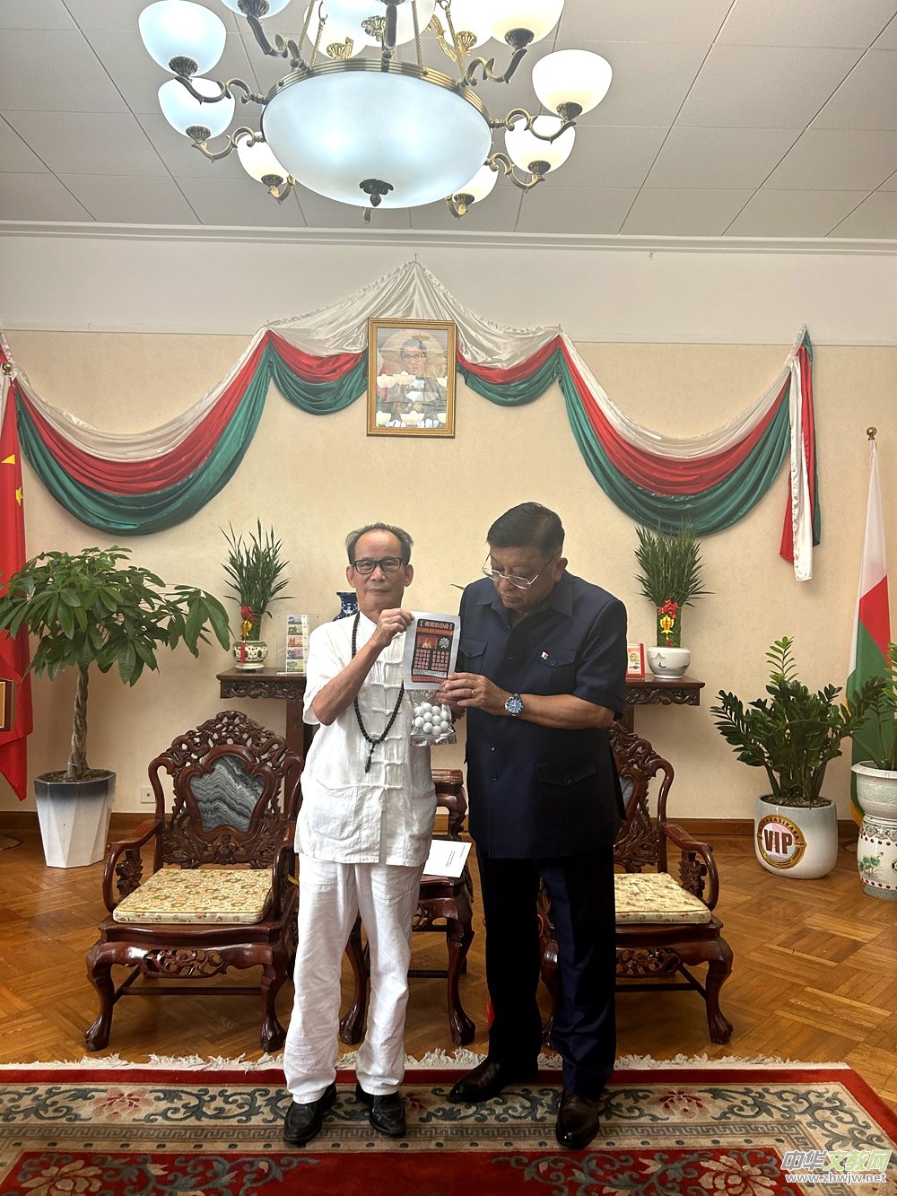 何波院长受邀出席马达加斯加大使馆中医文化交流活动 何波院长受邀出席马达加斯加大使馆中医文化交流活动