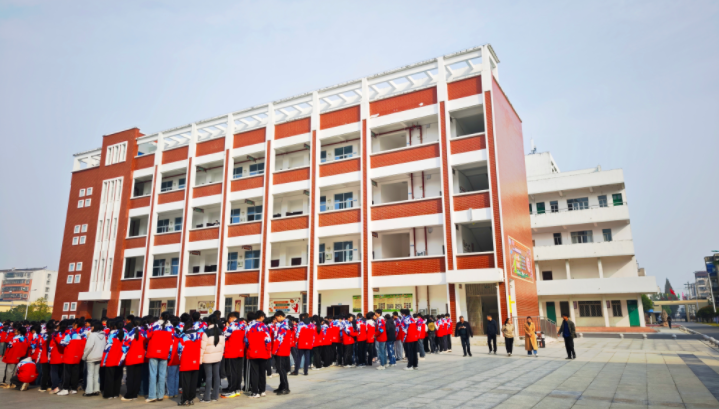 强师铸魂育桃李 精管提质谱新篇 强师铸魂育桃李 精管提质谱新篇