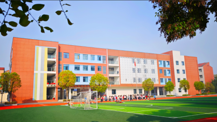 点亮德育之光,照亮成长之路 点亮德育之光,照亮成长之路