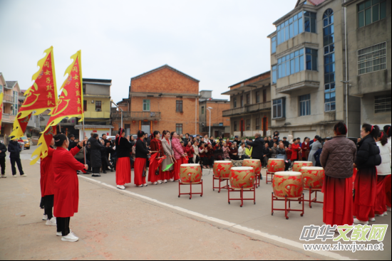 ���ֻ�����Ԫ�� �������������ġ�������Ů�ӹ������Ԫ��չ����������ֻ�Բ������