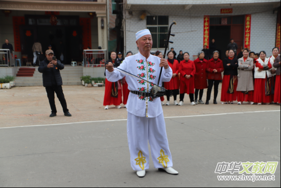 ���ֻ�����Ԫ�� �������������ġ�������Ů�ӹ������Ԫ��չ����������ֻ�Բ������