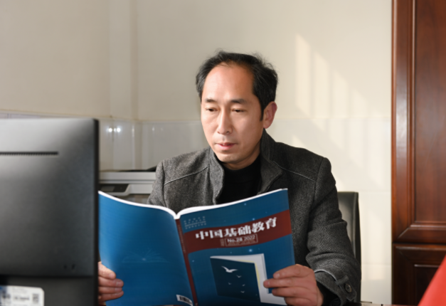 ��ɫ������ͯ�� ��Ԫ��չ������