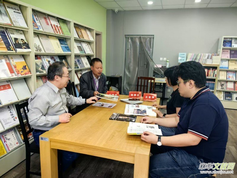 �Ͽ���ѧ��ѧԺ1986��У����ά��С˵������ơ�������̸���ٿ�