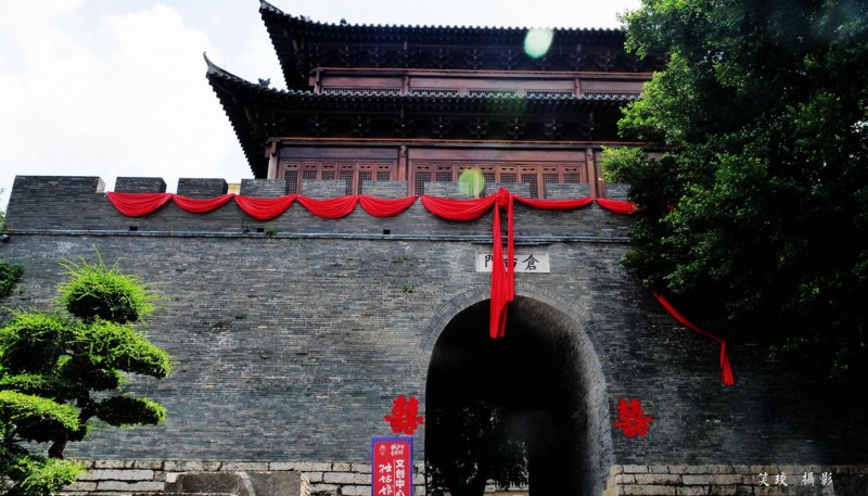 Ц��ʫ�裺��һ��������һ����Ƥ����������һ�ף�